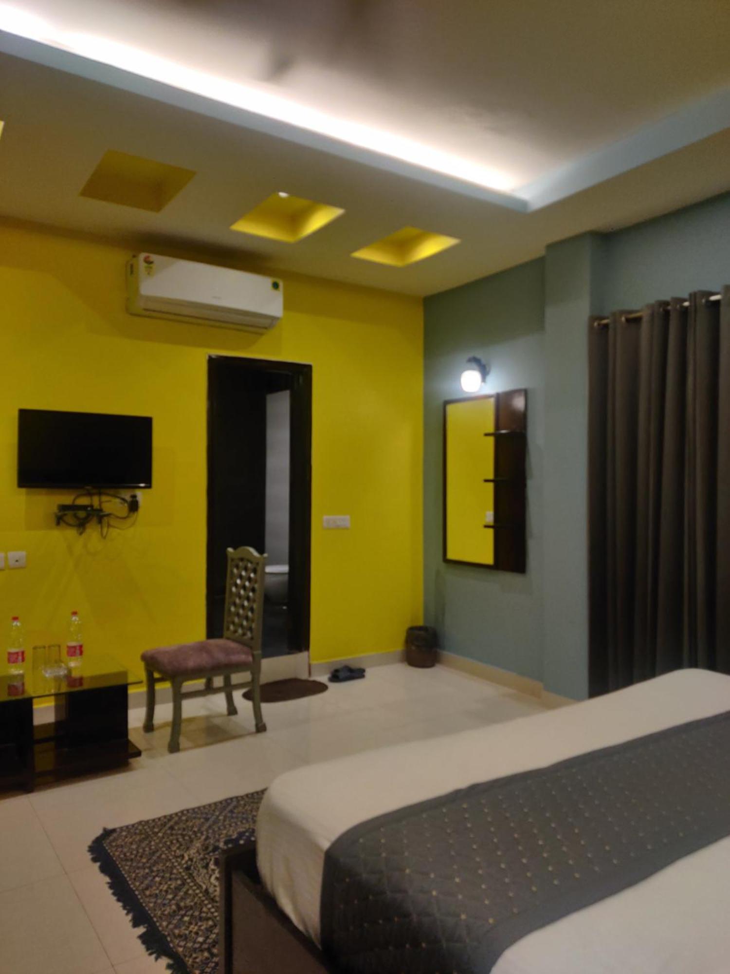 Hotel Delhi Airport Plaza Igi Airport New Delhi Exterior photo