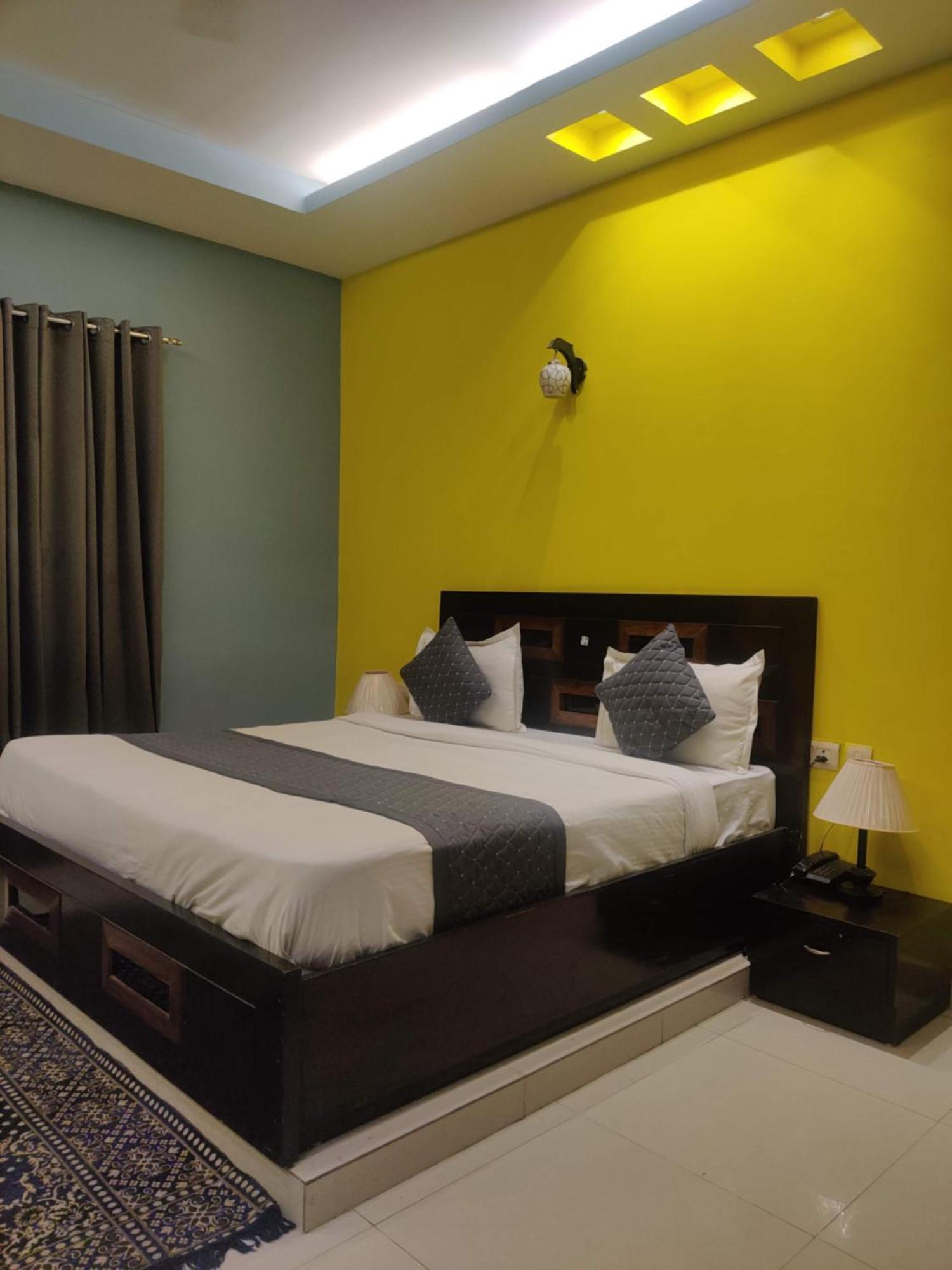Hotel Delhi Airport Plaza Igi Airport New Delhi Exterior photo