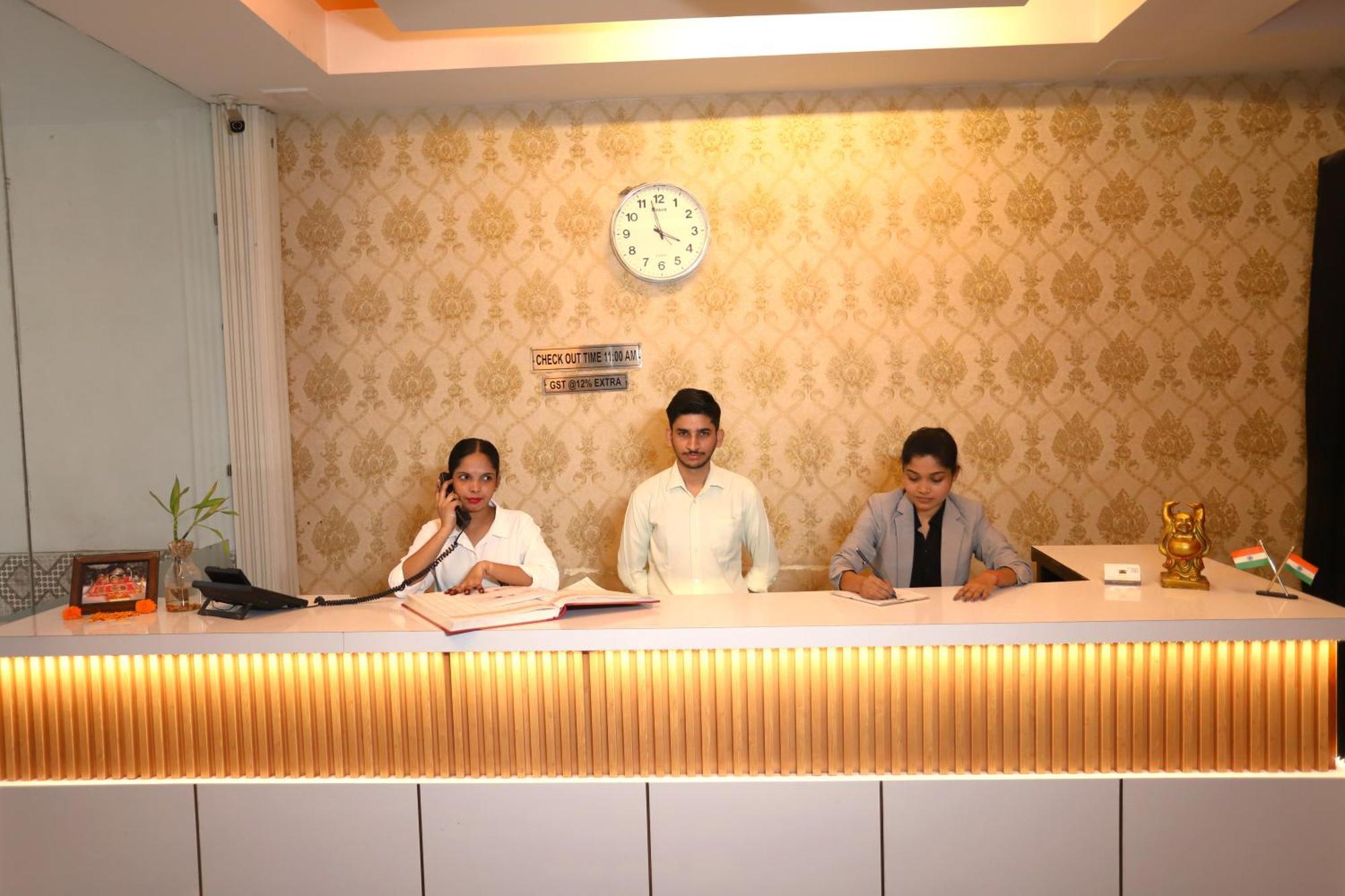Hotel Delhi Airport Plaza Igi Airport New Delhi Exterior photo